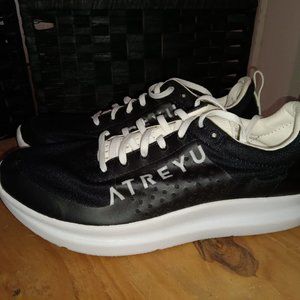 Atreyu men's running shoes